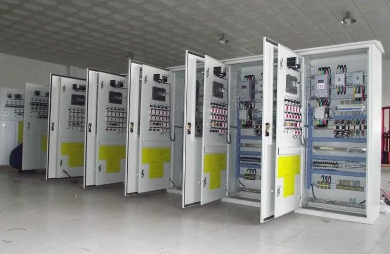 PLC 控制柜里都有什么東西？